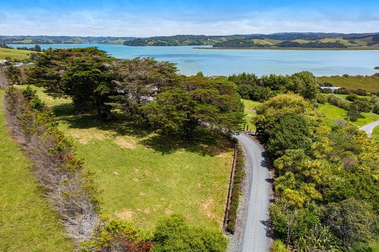 Photo of property in 71 Goodall Road, Snells Beach, 0920