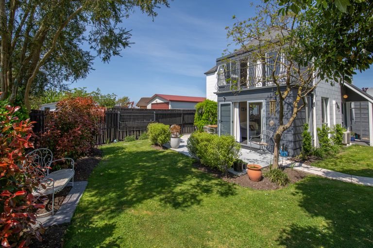 Photo of property in 1/14a Kruse Place, Redwood, Christchurch, 8051