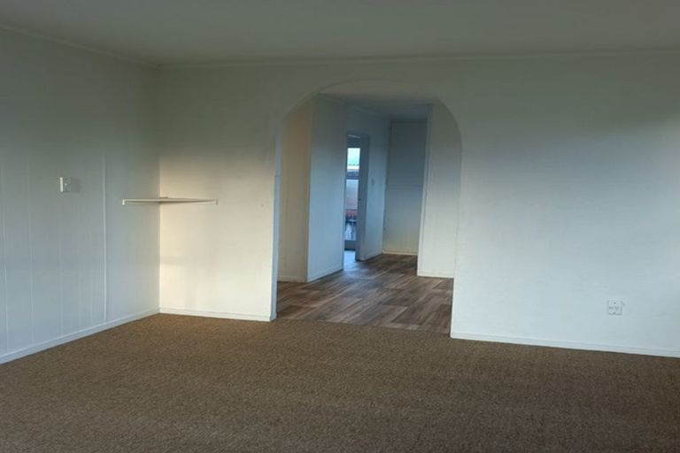 Photo of property in 10 Elvira Place, Ranui, Auckland, 0612