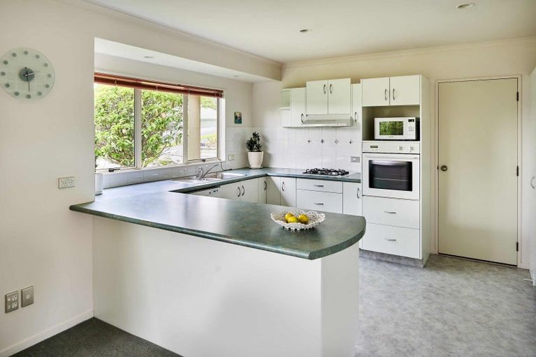 Photo of property in 98 Samwell Drive, Whitby, Porirua, 5024