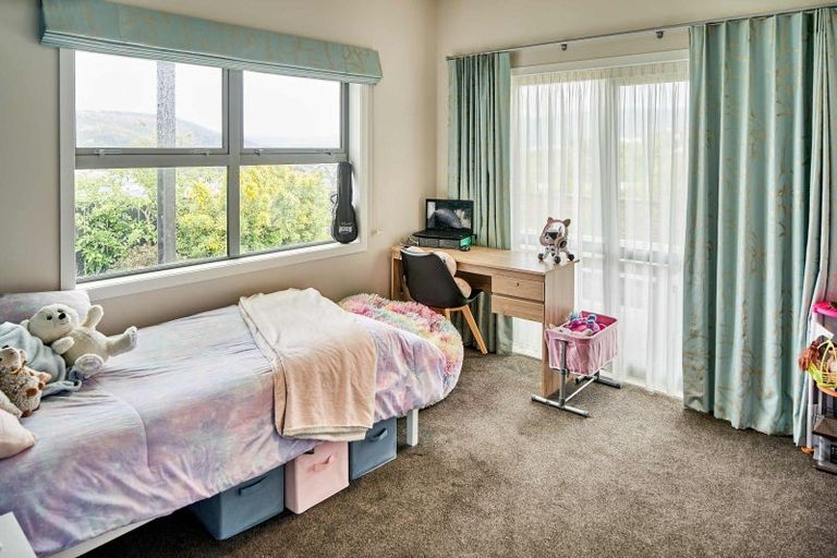 Photo of property in 25 Paparoa Crescent, Aotea, Porirua, 5024
