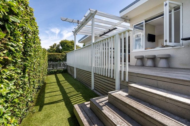 Photo of property in 2/81 Sylvan Avenue, Northcote, Auckland, 0627
