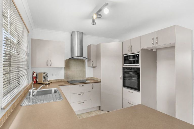 Photo of property in 16 Kedge Drive, Mangawhai, 0505