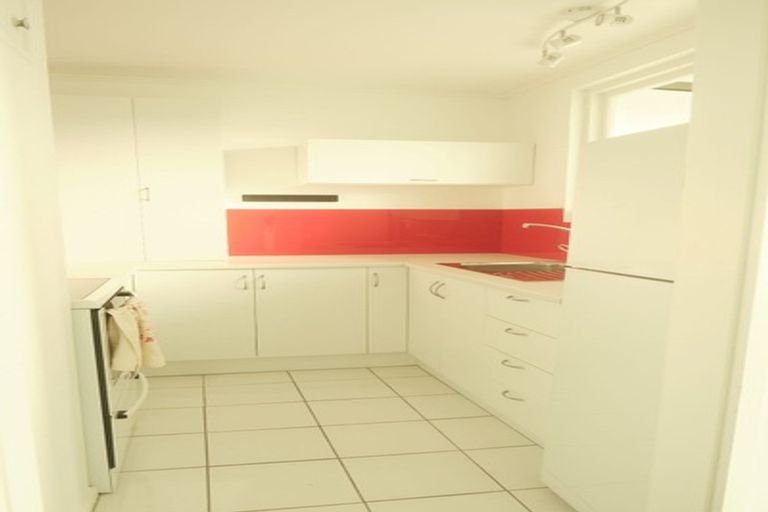 Photo of property in 1/18 Agra Crescent, Khandallah, Wellington, 6035