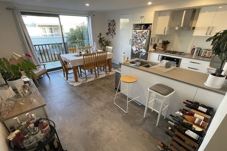 Photo of property in 77b Herald Street, Berhampore, Wellington, 6023