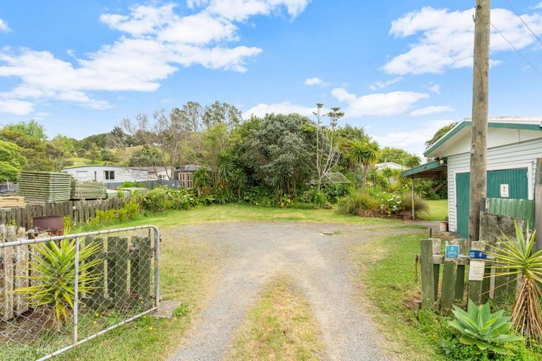 Photo of property in 8 Depot Road, Paparoa, 0571