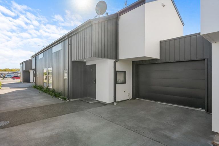 Photo of property in 3/58 Division Street, Riccarton, Christchurch, 8041