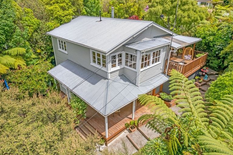 Photo of property in 82 Pinehaven Road, Pinehaven, Upper Hutt, 5019