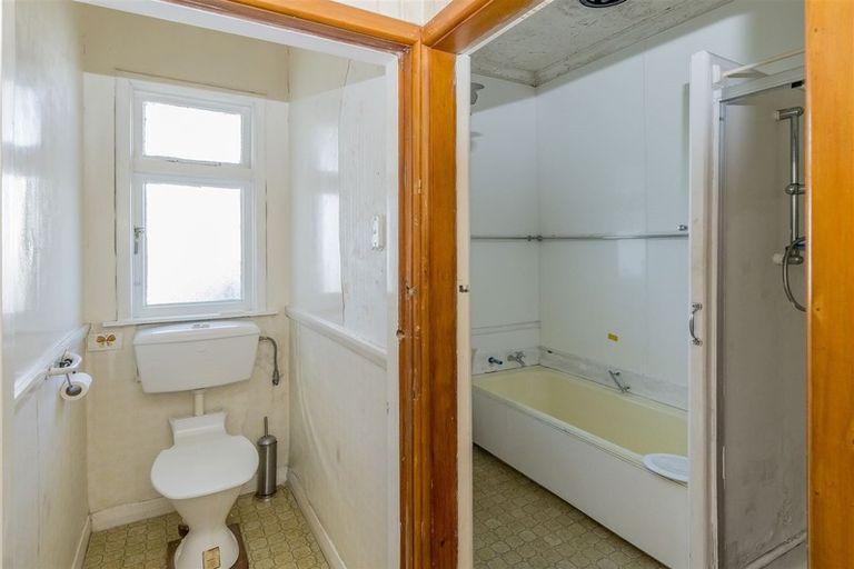 Photo of property in 74 Queenwood Road, Levin, 5510