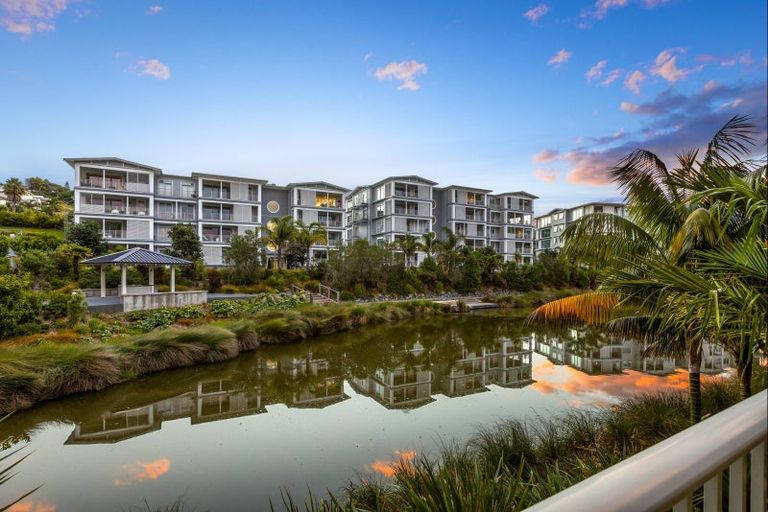 Photo of property in 21 Parkside Drive, Orewa, 0931