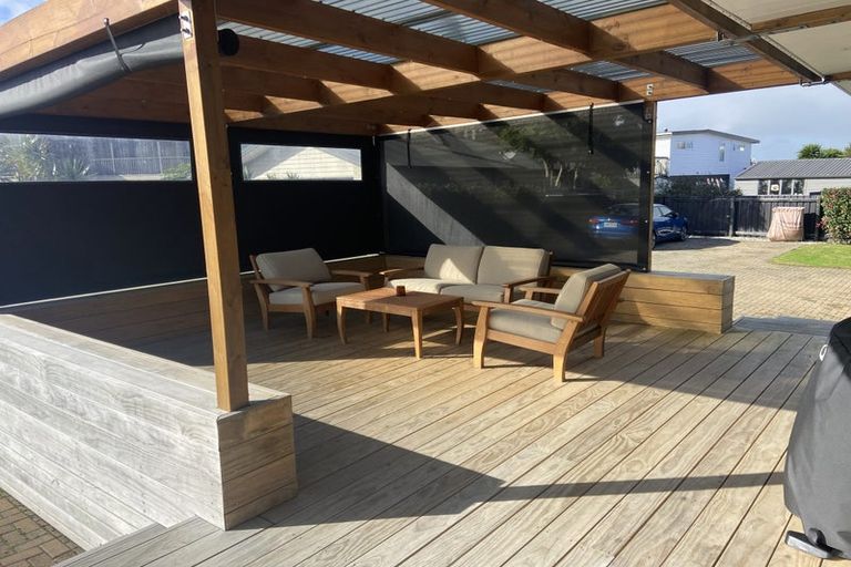 Photo of property in 12 Millen Place, Clarks Beach, 2122