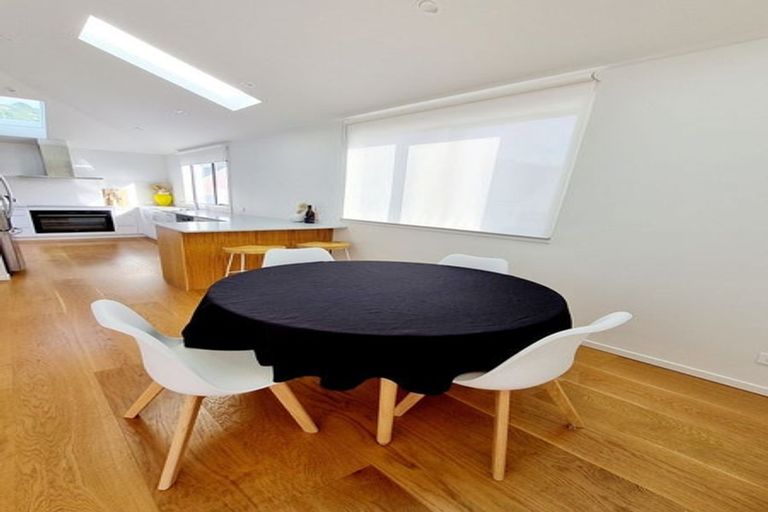 Photo of property in 112a Freyberg Street, Lyall Bay, Wellington, 6022