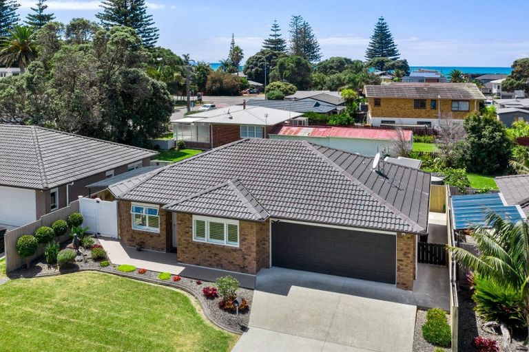 Photo of property in 39 Elizabeth Street, Orewa, 0931