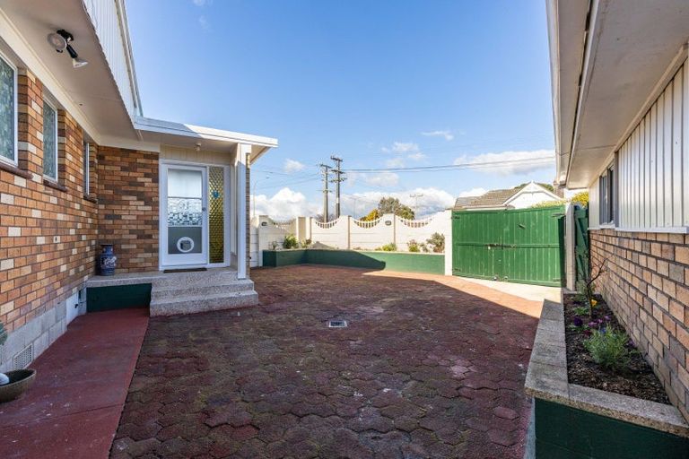 Photo of property in 13 Nelson Street, Waitara, 4320