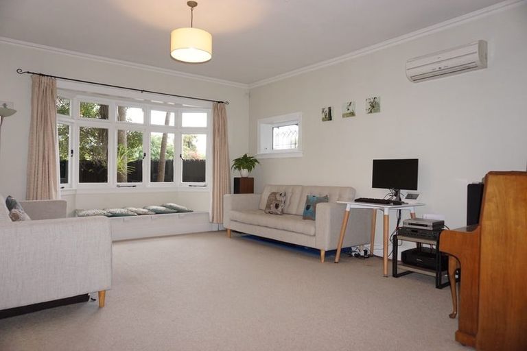 Photo of property in 19 Saint Martins Road, Saint Martins, Christchurch, 8022