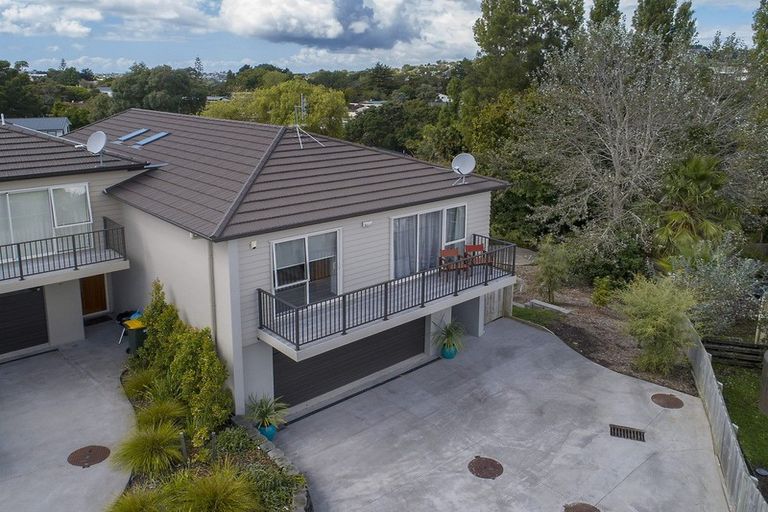 Photo of property in 5a Melia Place, Stanmore Bay, Whangaparaoa, 0932
