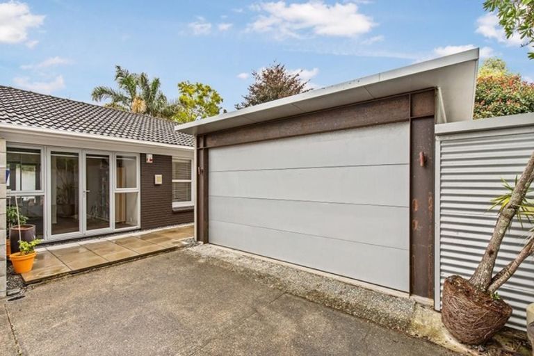 Photo of property in 2/31 Bracken Avenue, Takapuna, Auckland, 0622