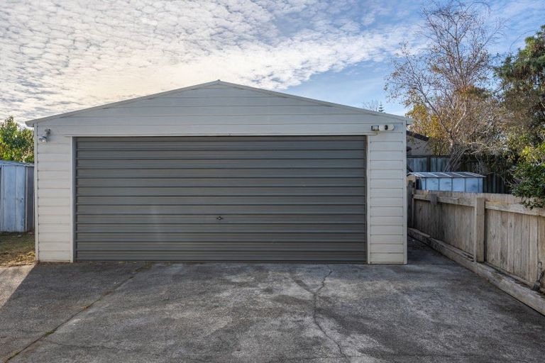 Photo of property in 4 Ross Grove, Paraparaumu, 5032