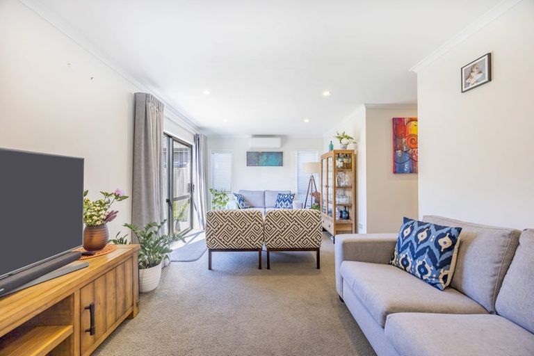 Photo of property in 97 Schoolside Road, Kumeu, 0810