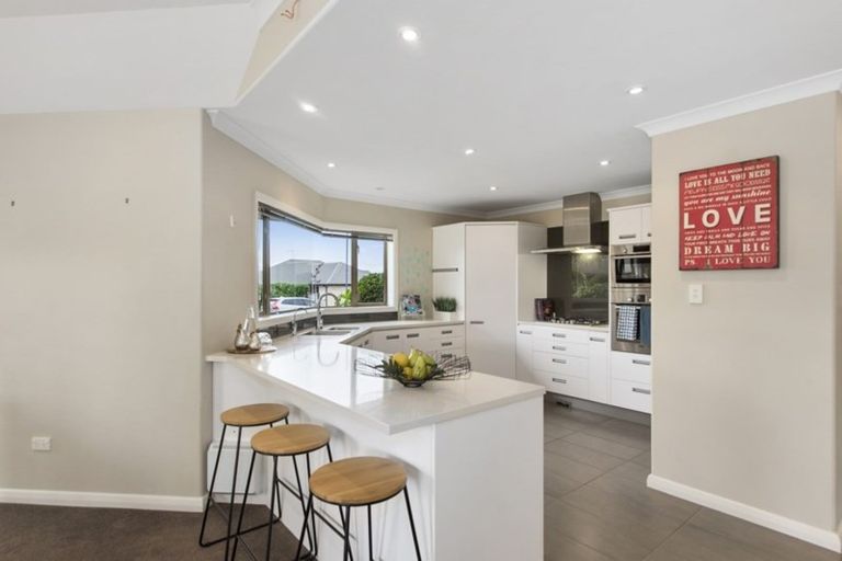 Photo of property in 2 Oldfield Court, Huntington, Hamilton, 3210