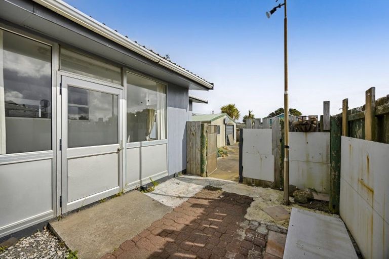 Photo of property in 22 Hickey Place, Opunake, 4616