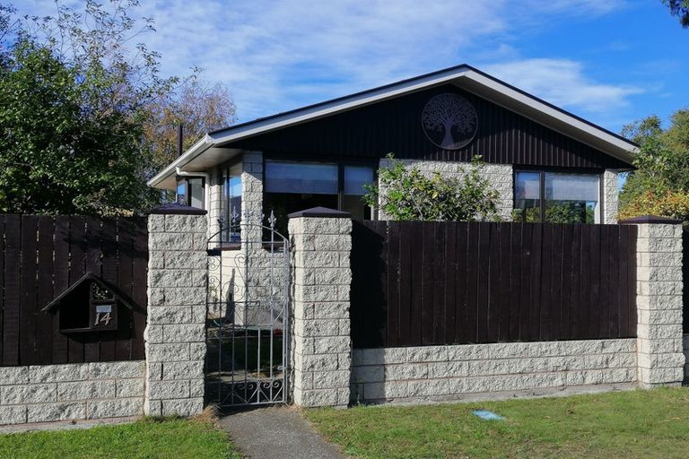 Photo of property in 14 Gibbs Drive, Woodend, 7610