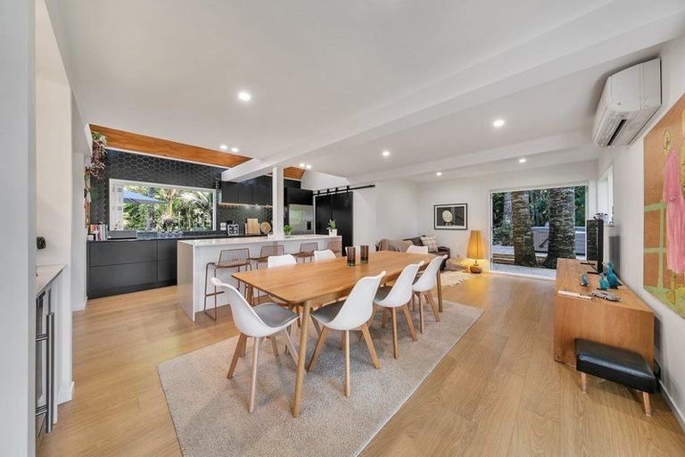 Photo of property in 186c Woodlands Park Road, Titirangi, Auckland, 0604