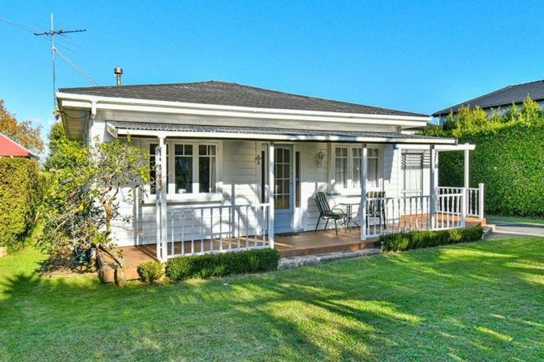 Photo of property in 233 Hill Road, The Gardens, Auckland, 2105