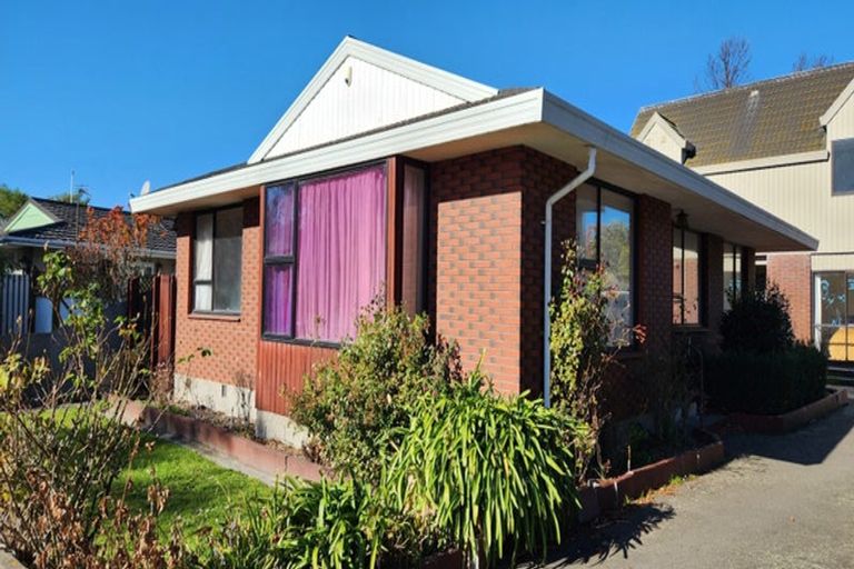 Photo of property in 1/11 Siska Place, Upper Riccarton, Christchurch, 8041