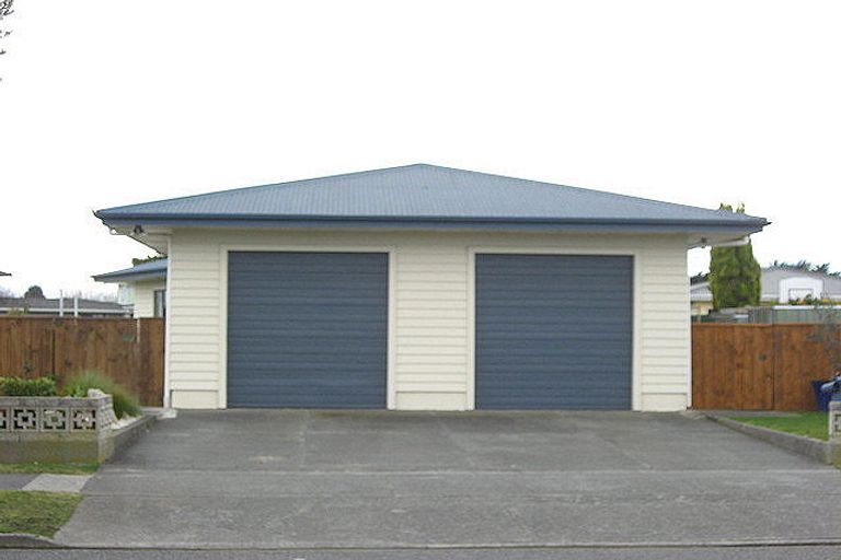 Photo of property in 25 Trinity Crescent, Pirimai, Napier, 4112