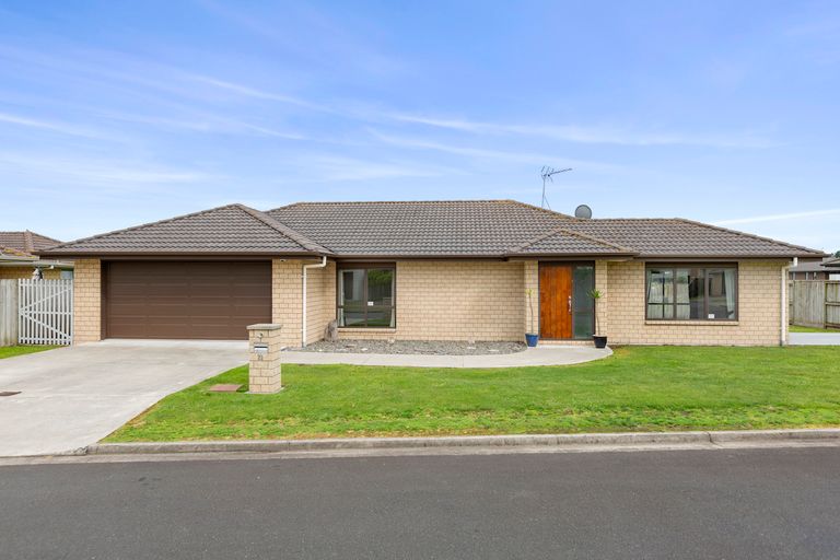 Photo of property in 21 Chadwick Place, Rototuna North, Hamilton, 3210