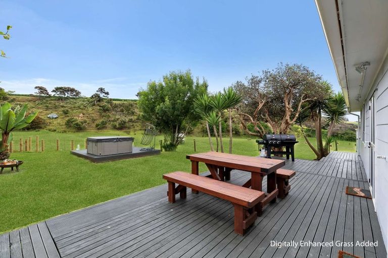 Photo of property in 3265 South Head Road, South Head, Helensville, 0874