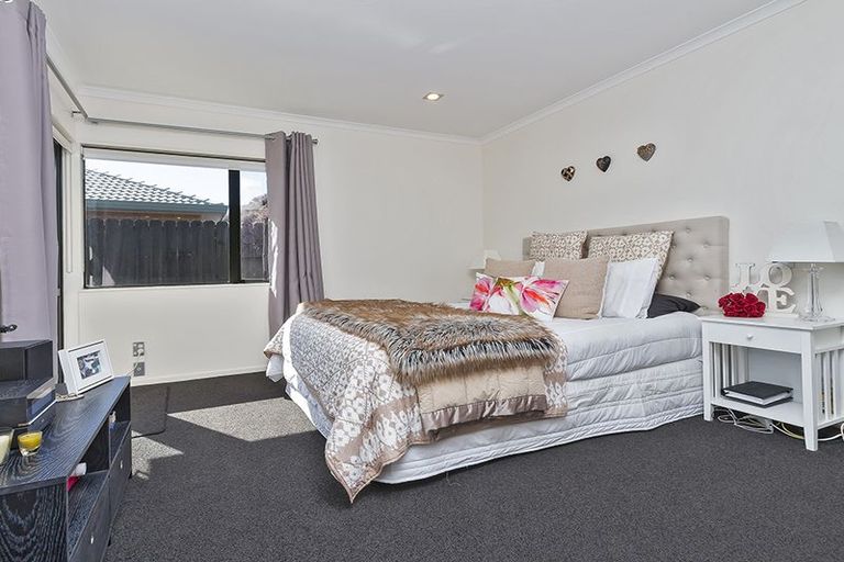 Photo of property in 22 Emyvalie Place, Dannemora, Auckland, 2016