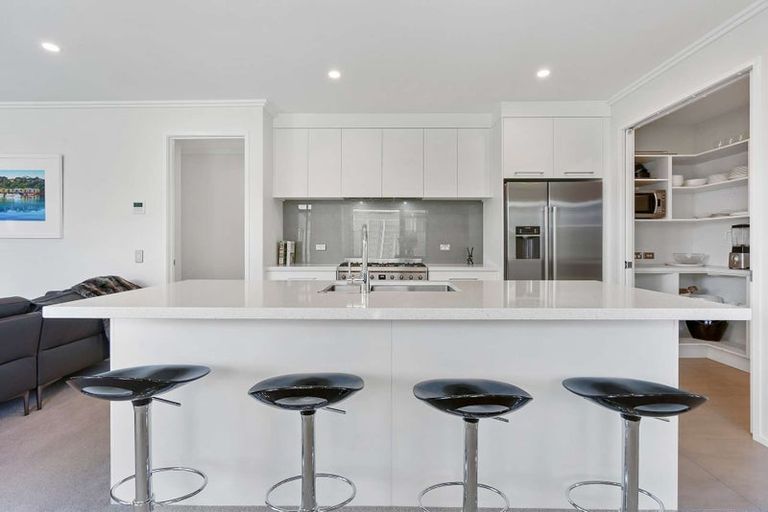 Photo of property in 9 Paso Fino Crescent, Karaka, Papakura, 2113