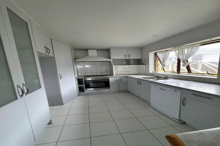Photo of property in 71 Sandspit Road, Shelly Park, Auckland, 2014