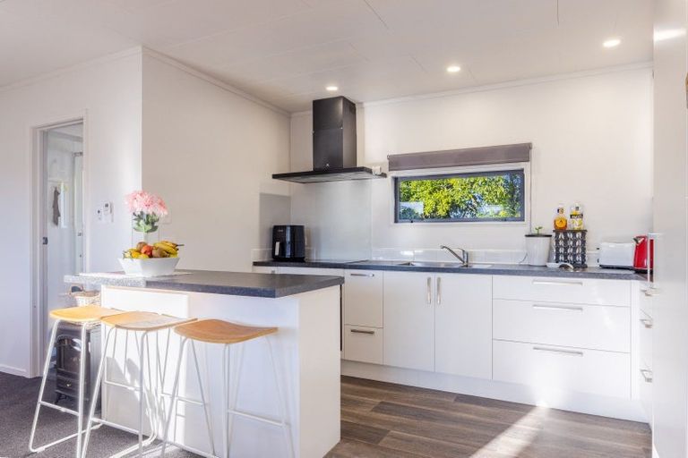 Photo of property in 20 Shanly Street, Waipawa, 4210