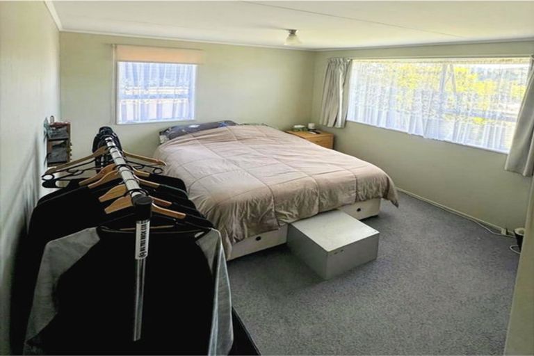 Photo of property in 50 Aniseed Grove, Timberlea, Upper Hutt, 5018