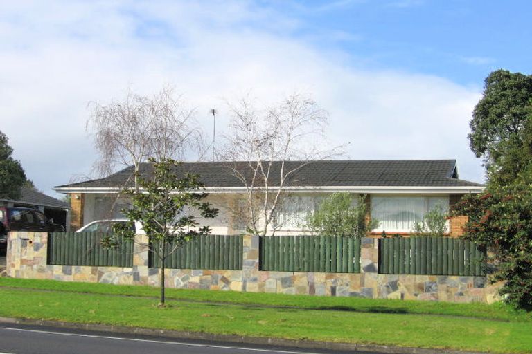 Photo of property in 70 Botany Road, Botany Downs, Auckland, 2010