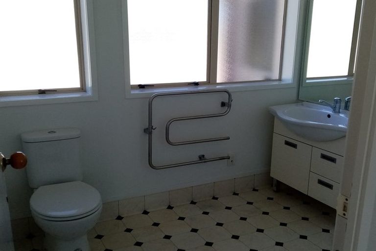 Photo of property in 1 Lochinver Drive, Nawton, Hamilton, 3200