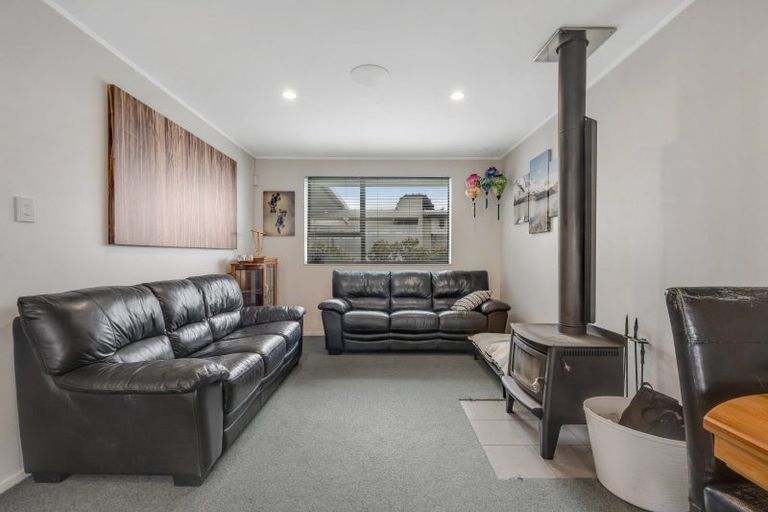 Photo of property in 55 Highland Park Drive, Highland Park, Auckland, 2010