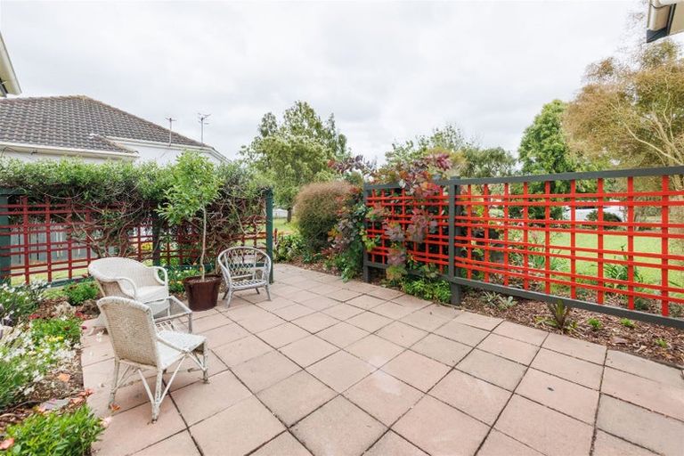 Photo of property in 55 Savage Crescent, West End, Palmerston North, 4412