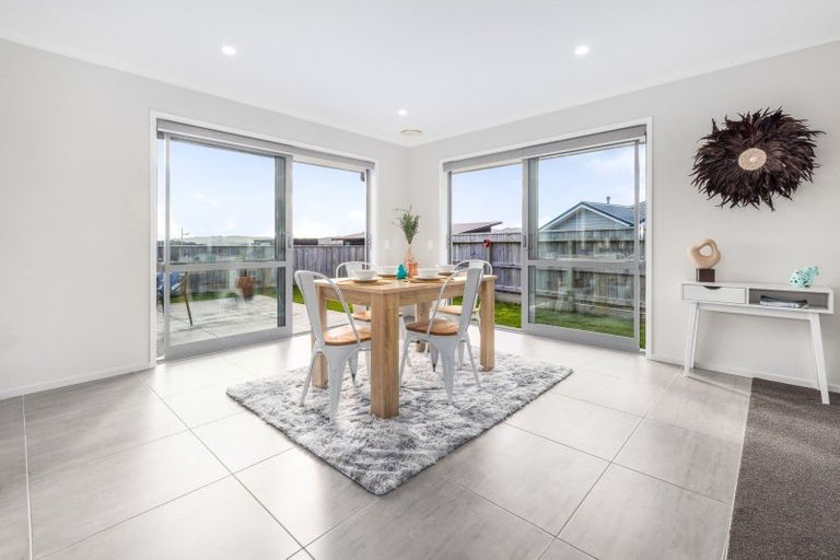 Photo of property in 7 Weatherdeck Close, Whitby, Porirua, 5024