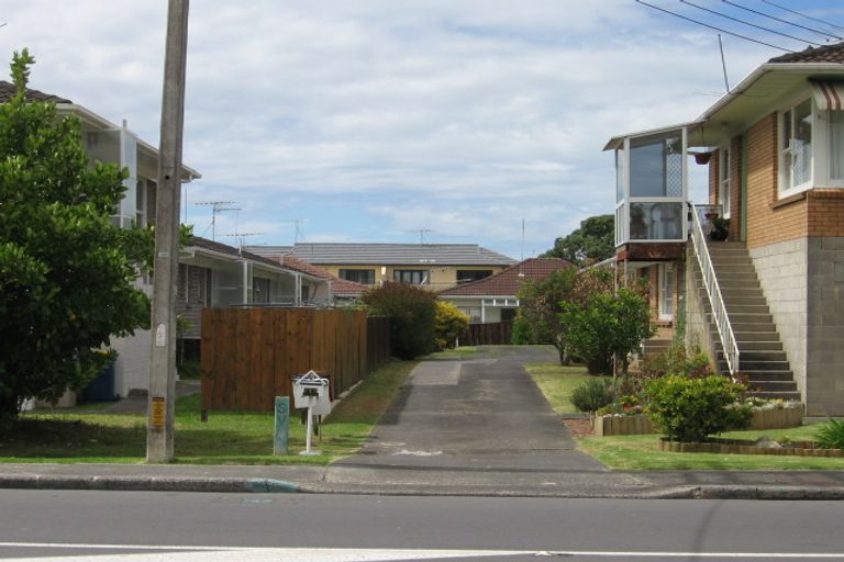 Photo of property in 2/769 Beach Road, Browns Bay, Auckland, 0630