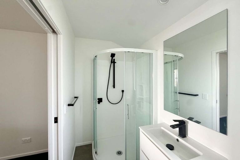 Photo of property in 6 Banks Street, Marfell, New Plymouth, 4310