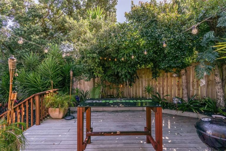 Photo of property in 2/57 Nigel Road, Browns Bay, Auckland, 0630