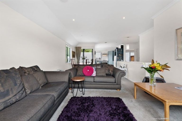 Photo of property in 33 Futuna Close, Karori, Wellington, 6012