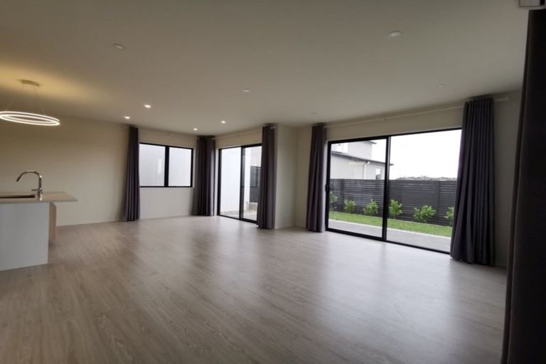 Photo of property in 29 Westgate Drive, Westgate, Auckland, 0614