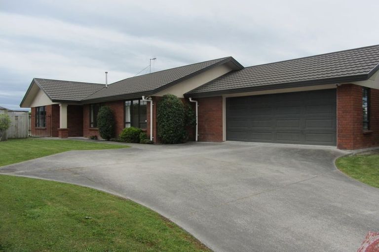 Photo of property in 27 Boston Parade, Kelvin Grove, Palmerston North, 4414