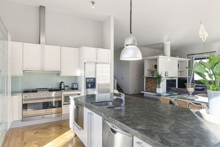 Photo of property in 5/5 Tory Street, Te Aro, Wellington, 6011