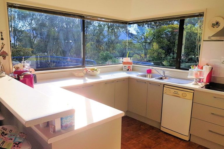 Photo of property in 13a Parau Avenue, Diamond Harbour, 8972